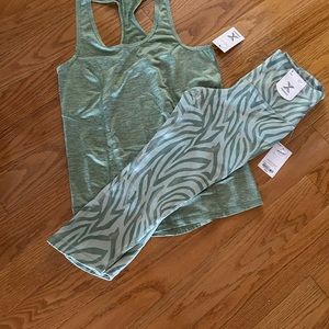 NWT 2PC Tank/leggings Size Small